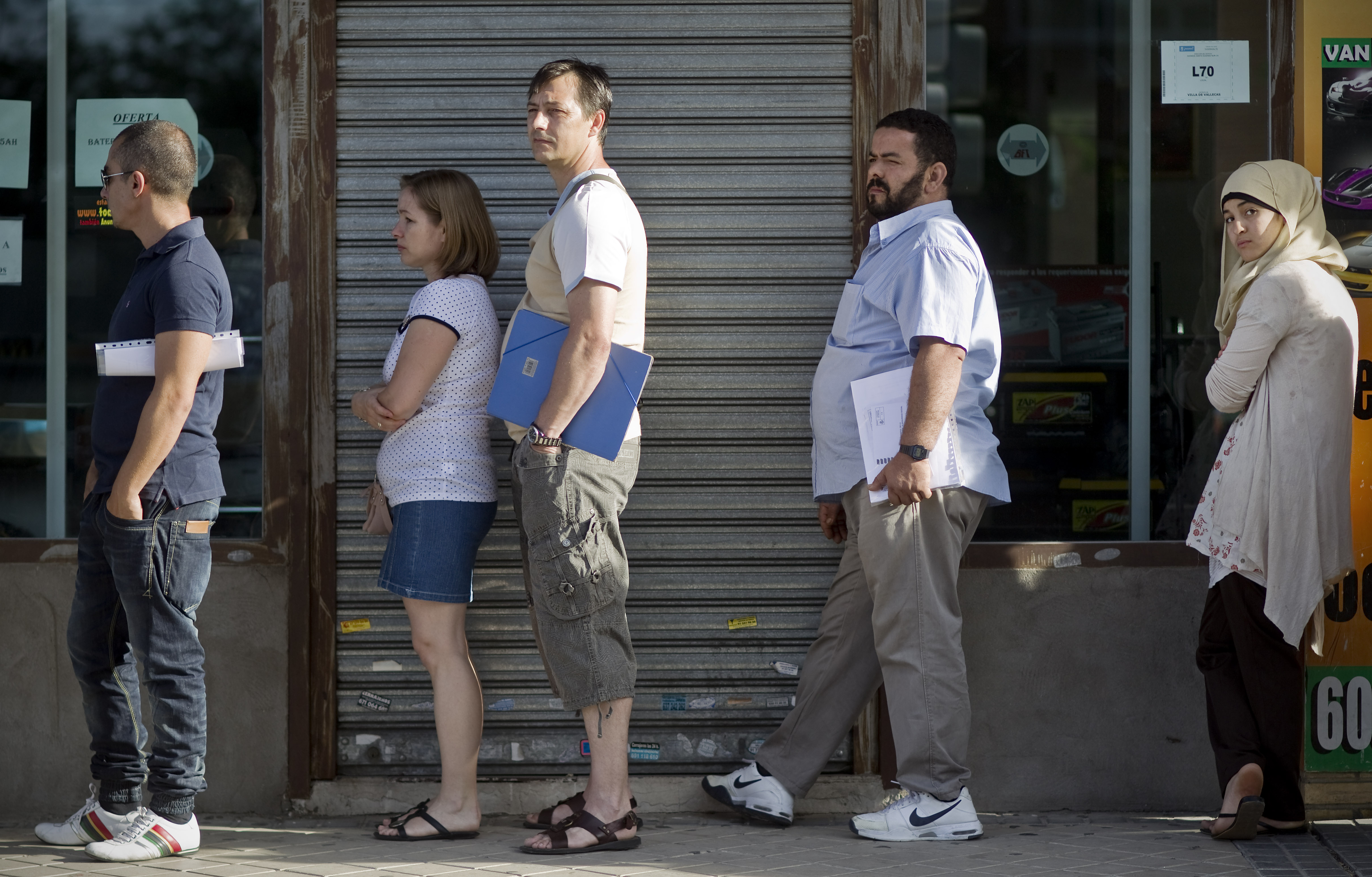 Σε νέο ρεκόρ, 21,9%, η ανεργία τον Μάρτιο, άνεργος ένας στους δύο νέους